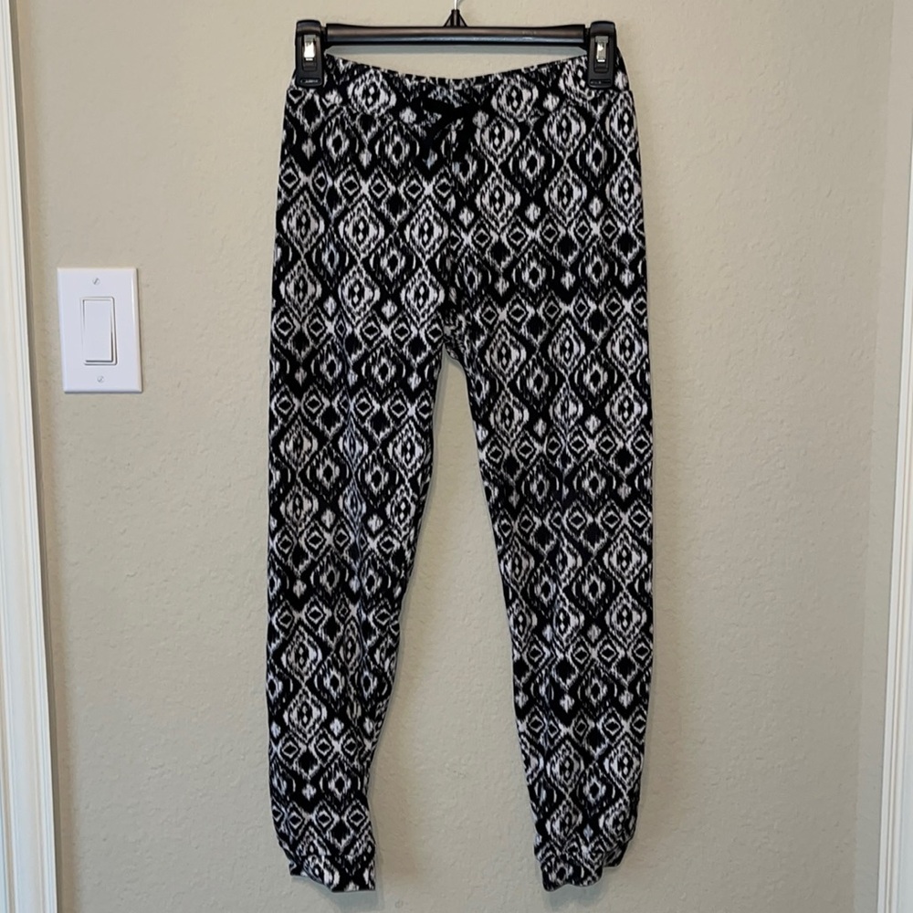 Faded Glory Black and White Geometric Jogger Pants